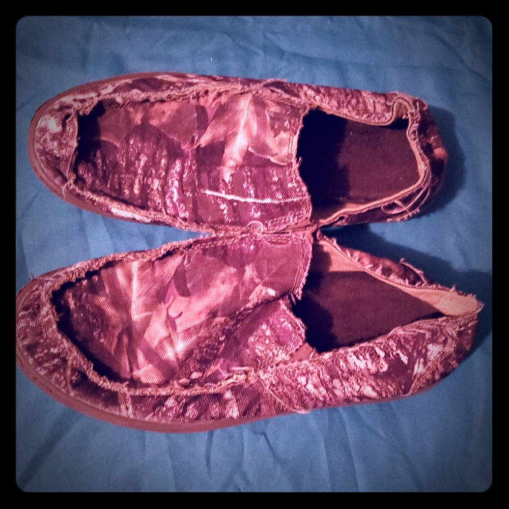 ISLAND SURF slip on camoflauge shoes